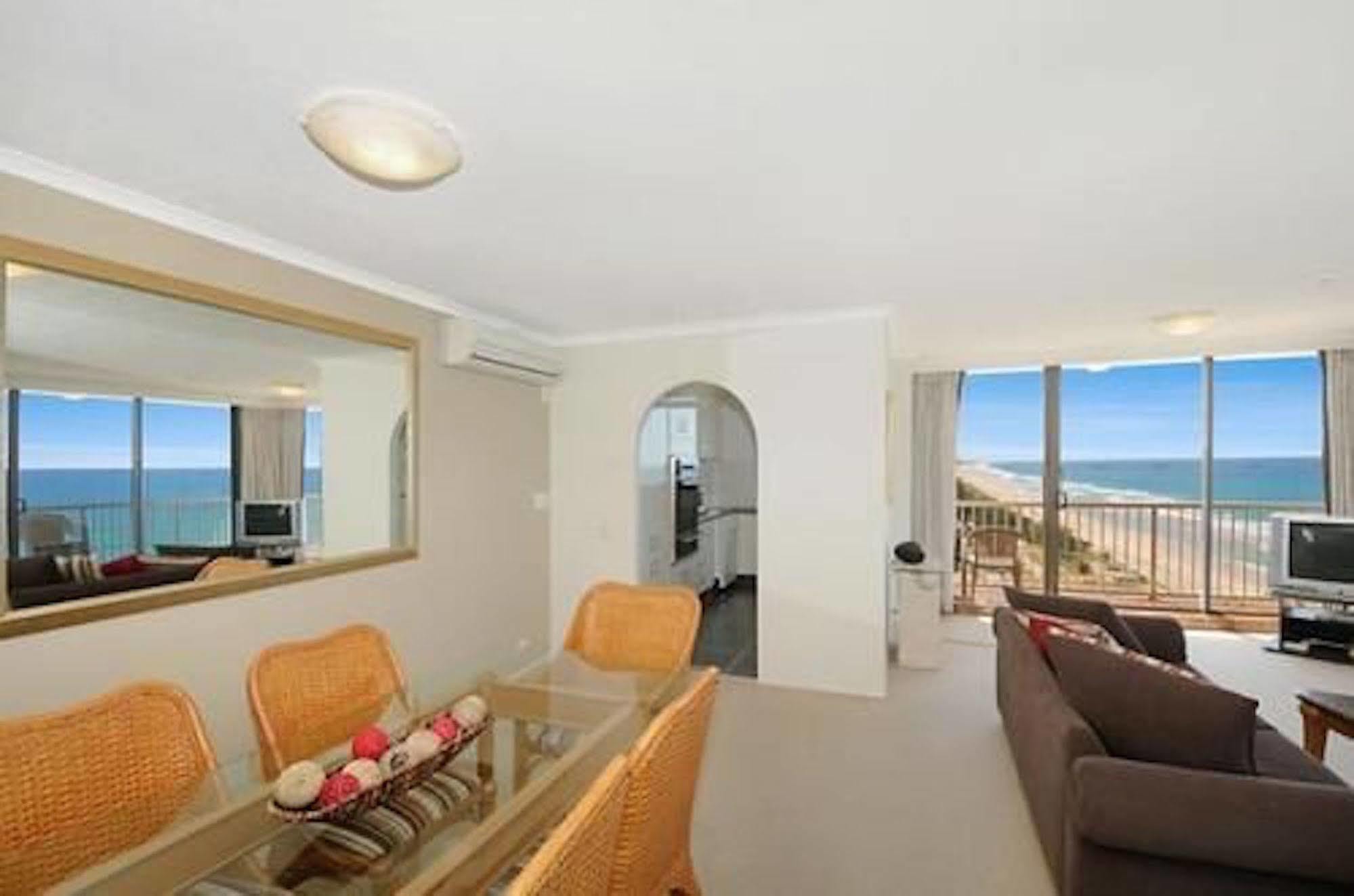 Boulevard Towers On Broadbeach Gold Coast Esterno foto