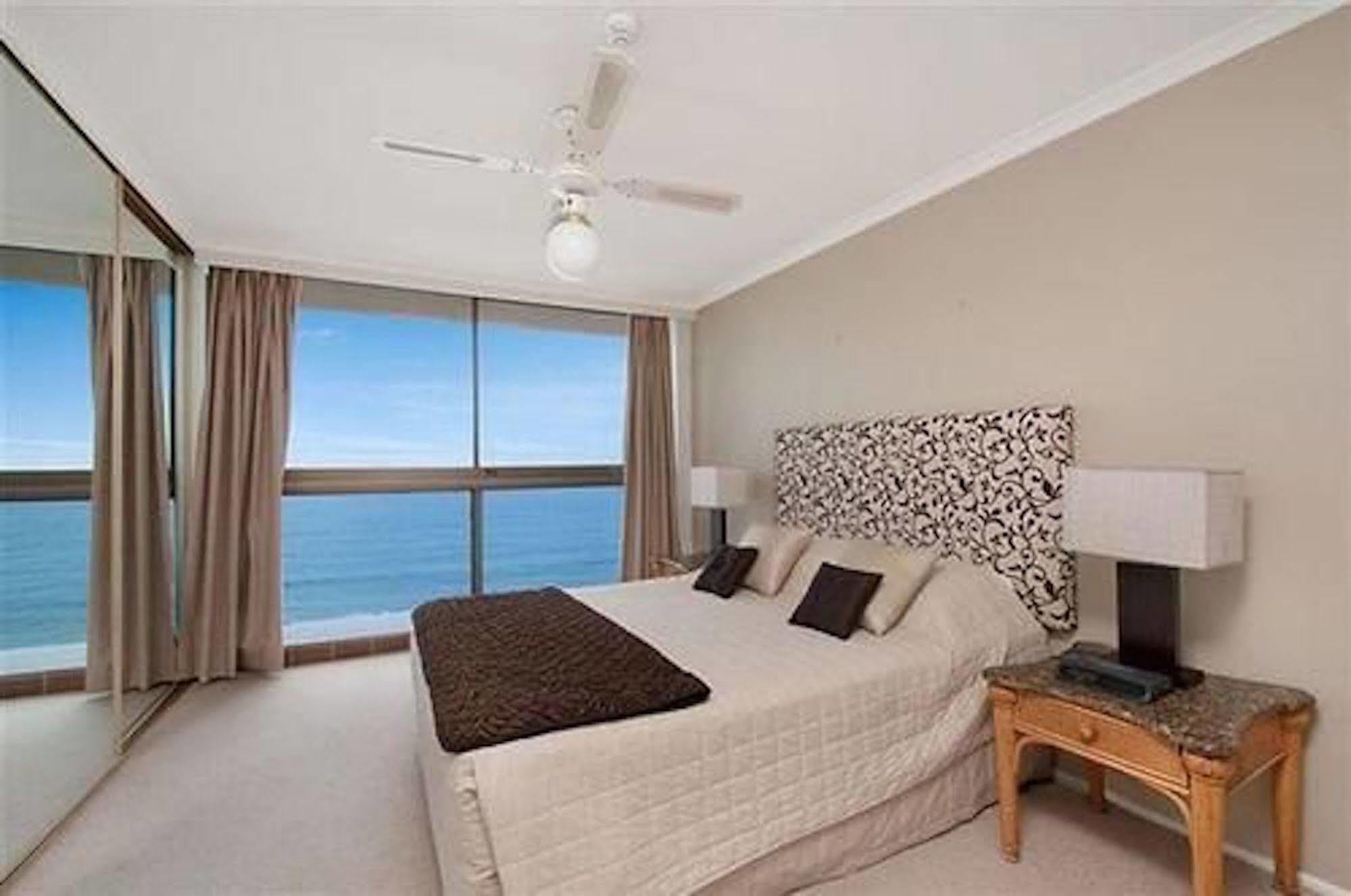 Boulevard Towers On Broadbeach Gold Coast Esterno foto